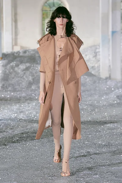 Look 27